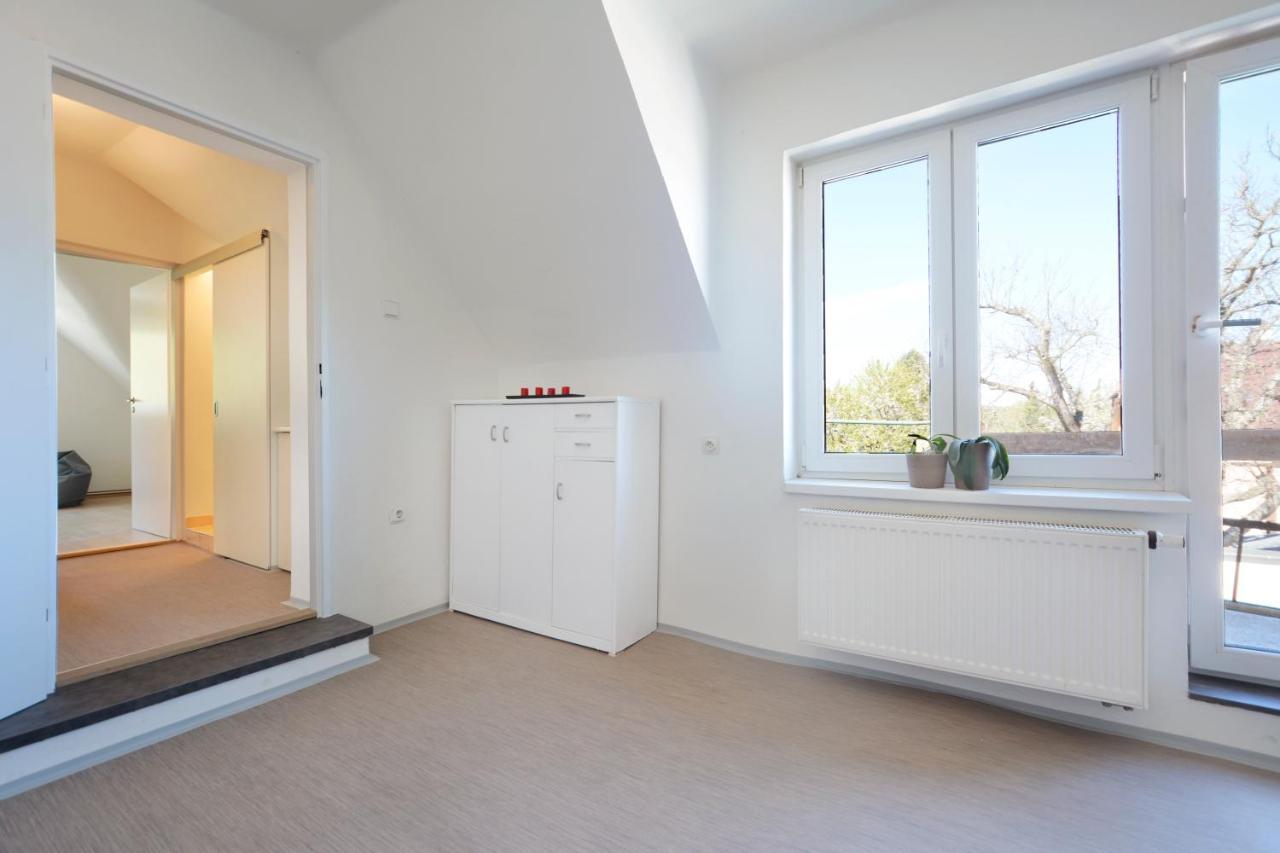 Apartmany Jevany Bagian luar foto