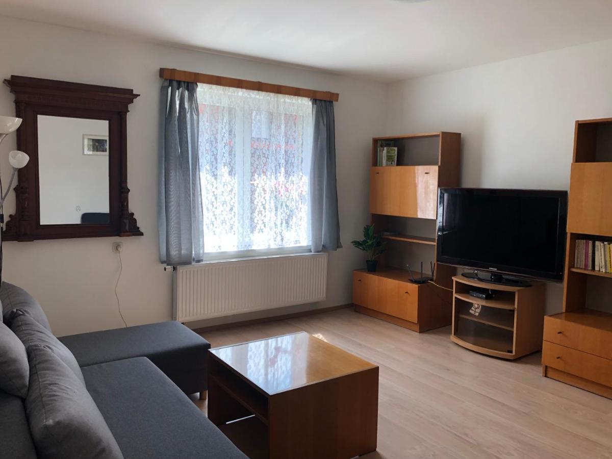 Apartmany Jevany Bagian luar foto