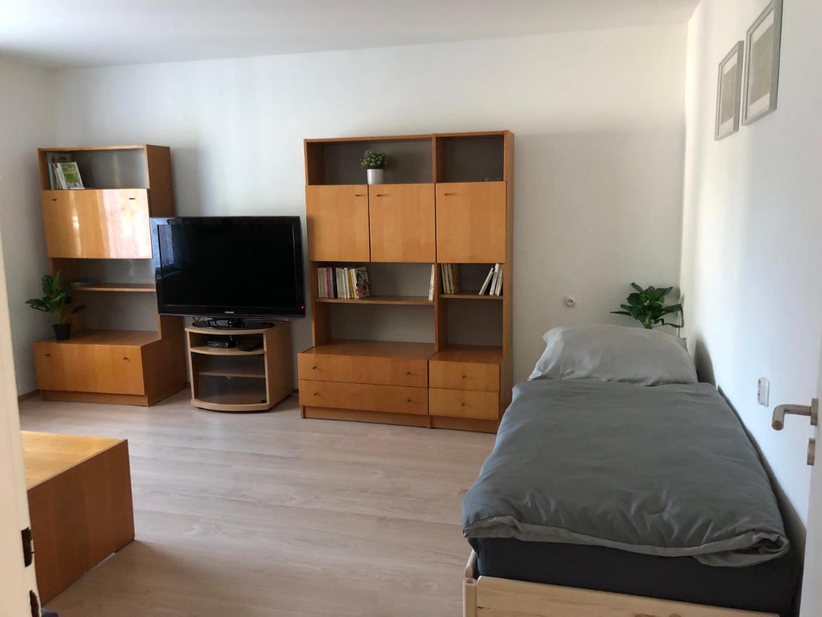 Apartmany Jevany Bagian luar foto